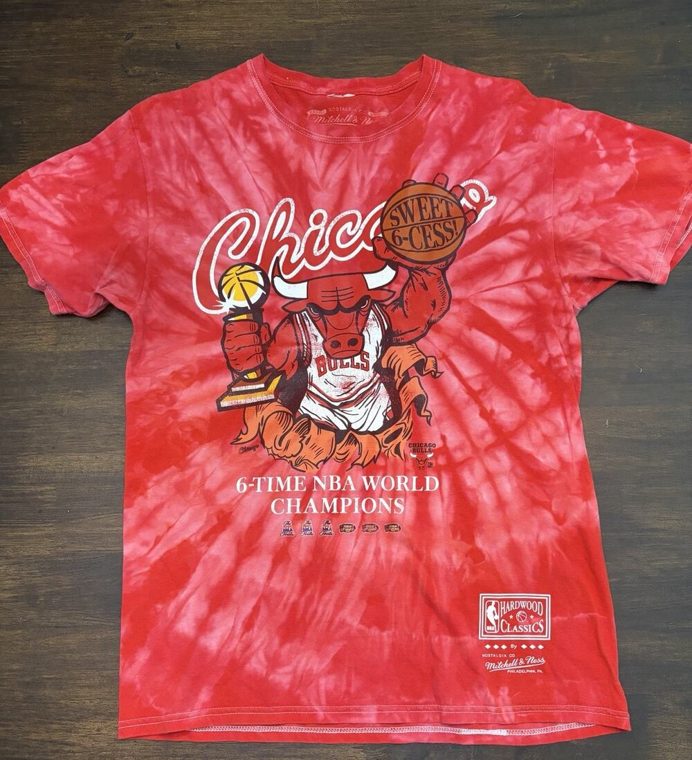 F23 Mitchell & Ness Chicago Bulls 6x NBA World Champions Tie Dye T-Shirt Medium
